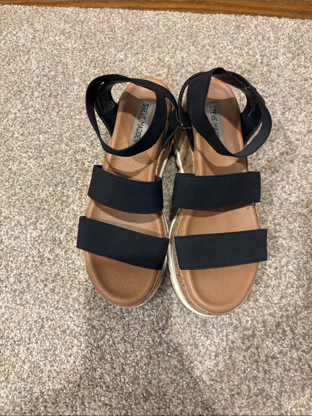 Steve Madden Womens Black Elastic Strap Sandals with Tan Footbed